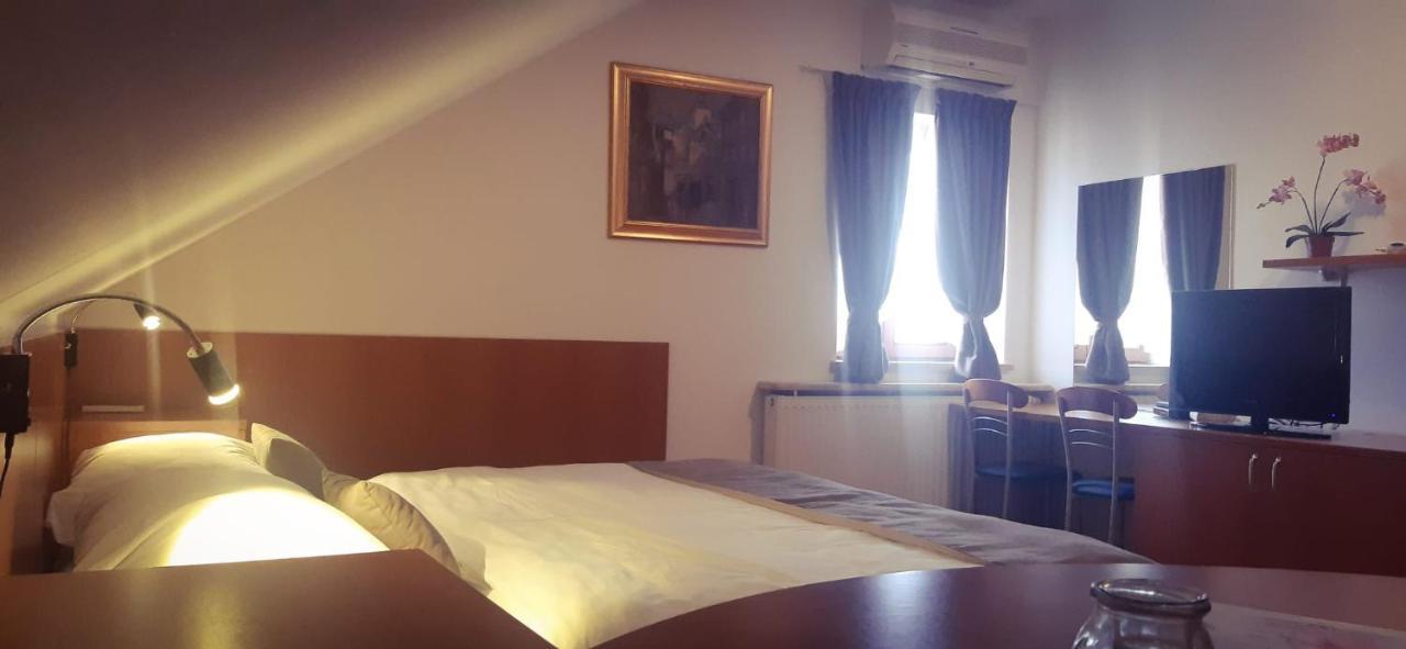 Pansion Danica Hotel ราสโตวาชา ภายนอก รูปภาพ